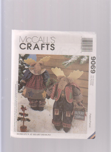 Mccall 's Crafts Patron Costura Para Navidad Reno Muñeca