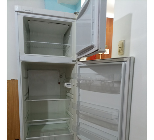 Heladera Philco Top Mount Phct290 Bco C/freezer 285l 220v