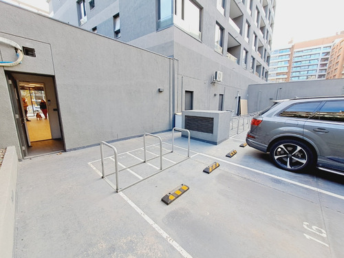Local En Placa Comercial En Las Condes Con Avenida La Dehesa