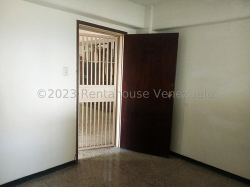 Milagros Inmuebles Oficina Alquiler Barquisimeto Lara Zona Centro Economica Comercial Economico Código Inmobiliaria Rent-a-house 24-8042
