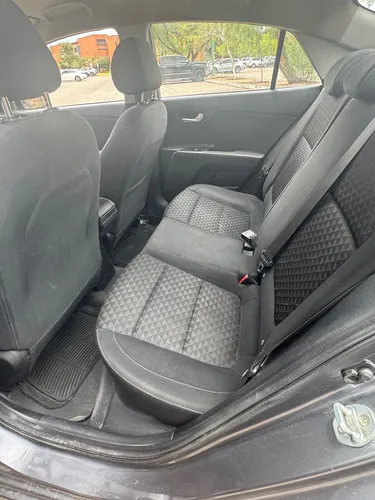 Kia Rio 1.6 L Sedan At