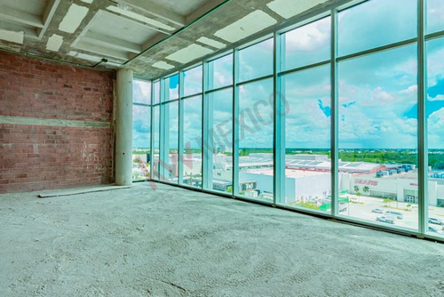 Oficna En Venta En Humana Workcenter, Playa Del Carmen.