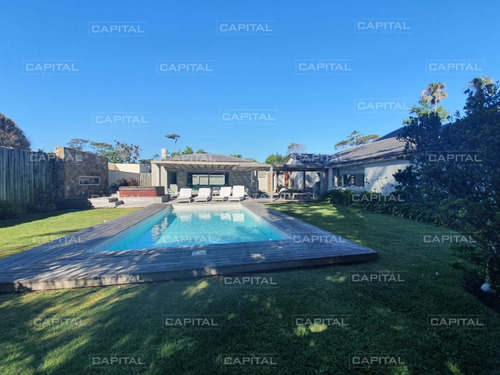 Casa En Mansa - Punta Del Este- Ref: 30290