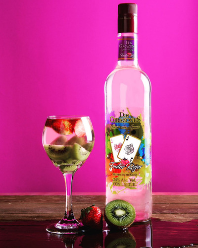 Licor Con Agave Dos Corazones Frutos Rojos 1l - 12 Unidades