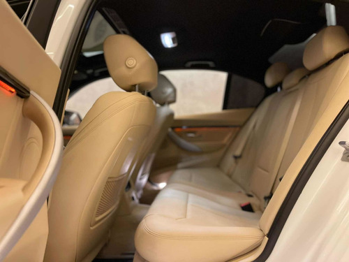 Imagem 8 de 11 de Bmw 320i M Sport Turbo Flex 2018 33.000km Com Teto E Upgrade