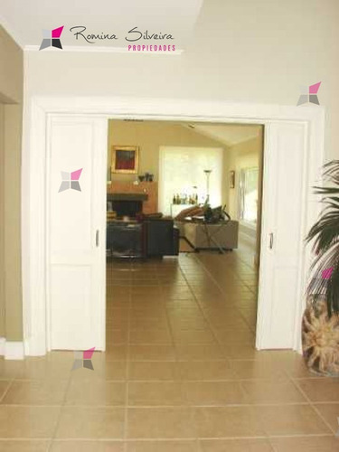 Casa En Golf, 5 Dormitorios *- Ref: 7618