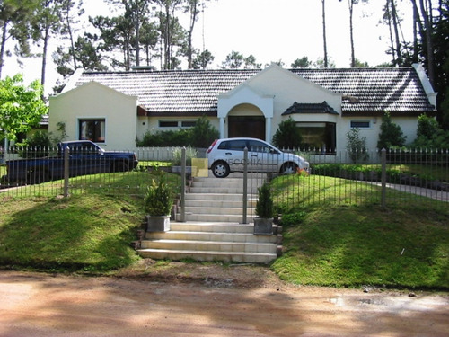 Excelente Casa En San Rafael, Zona Tranquila Ideal Para Descanso- Ref: 48247