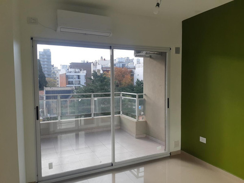 Venta - Departamento - 2 Amb. - Cochera - Amplio - Luminoso - Equipado - Flores Norte