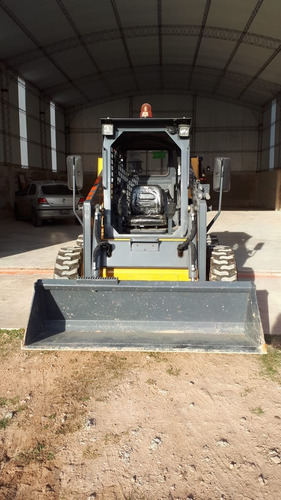 Imagen 5 de 14 de Minicargador Iron Xt 740 De 0.45 M3 (780 Kg)