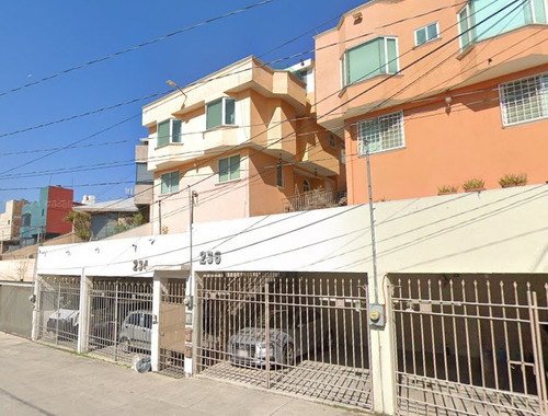 Se Vende Casa En Recuperacion Bancaria En Los Pirules, Tlalnepantla! Solo Contado.
