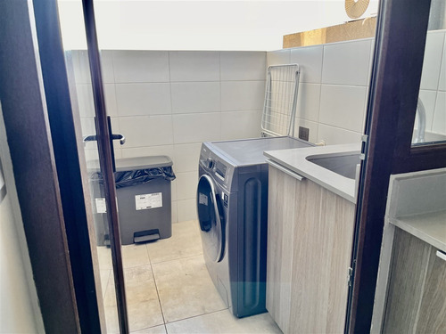 Departamento En Arriendo De 2 Dorm. En Las Condes