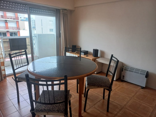 Departamento 3 Amb A La Calle Zona La Perla Plaza España Con Balcon Mar Del Plata