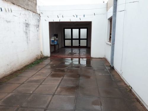 Casa De Tres Dormitorios En Barrio Chateau Carreras, Córdoba