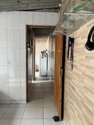 Casa Com 3 Quartos, 2 Banheiros E Vaga Para Até 2 Veículos