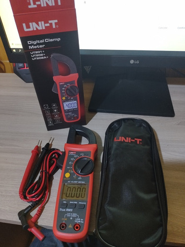 Imagen 4 de 4 de Pinza Amperimétrica Uni-t 202a+