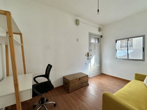 Apartamento En Alquiler Amoblado Parque Cordon Sur 1 Dorm.