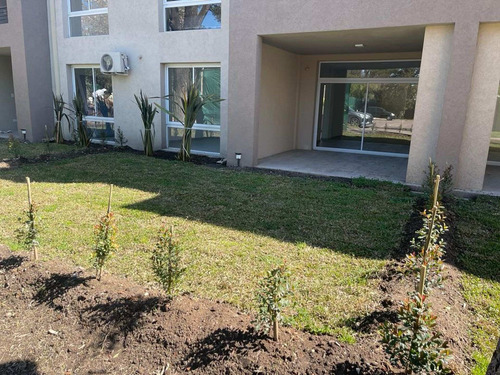 Imagen 5 de 11 de Venta Departamento Tipo Casa Jardín Y Pileta Pilar