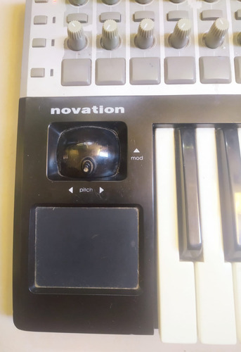 Controlador Novation Remote 25 Sl Mk2 Mkii Usb Midi Daw