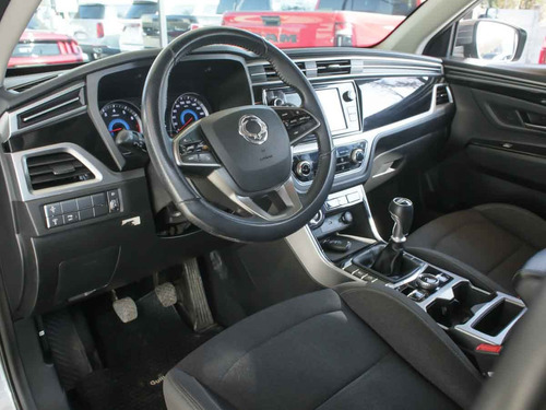 SsangYong Korando GLX 1.5 MT 4X2