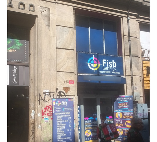 Local En Galería Comercial, Excelente Ubicación.