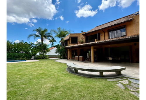 Los Chorros/hermosa Casa Amoblada/2000m2/en Alquiler