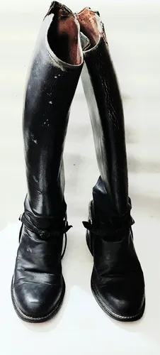 Botas Antiguas De Montar Espuelas De Rueda Talla 39, Adorno. (Usado)