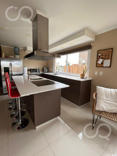 Hermosa Casa En Alquiler Con Muchas Comodidades En Area 10