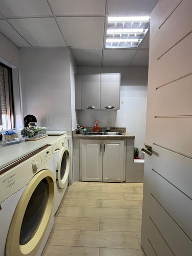 Vendo Apto En Cacicazgos, Uno Por Piso, 301 Metros.