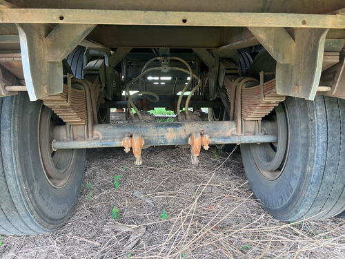 Semi-reboque Graneleira 10/10 Preta 2 Eixos