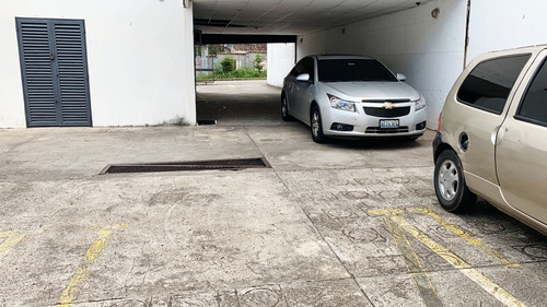 Imagen 5 de 14 de Venta. Edificio Comercial. Barrio Obrero