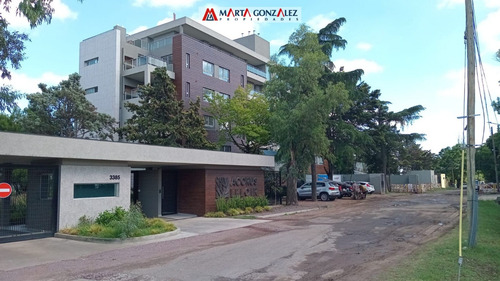 Condominio Acorus Leloir