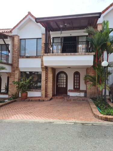 Excelente Casa En Venta - Villavicencio