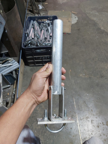 Imagen 1 de 7 de Soporte, Mastil O Brazo Universal Para Antenas Ubiquiti