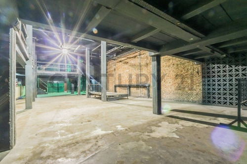 Excepcional Y Unica Propiedad Comercial En La Mejor Zona De San Telmo!!