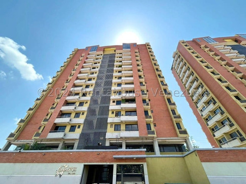 Venta De Amplio Y Moderno Apartamento Ubicado En Uno De Los Mas Prestigiosos Conjuntos Al Oeste De Barquisimeto. Zl 24-18513