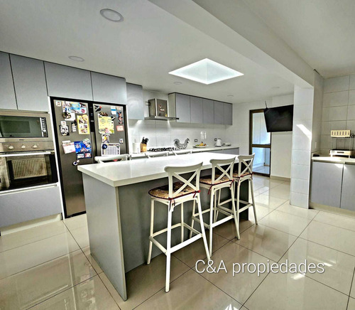 Casa Con Cocina Remodelada 6d-4b-5e (86923)
