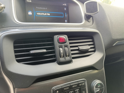 Volvo V40 2014