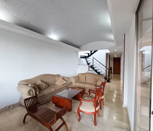 Se Alquila Hermoso Apartamento Duplex En Menga, Quinto Piso Con Ascensor