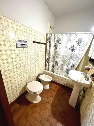 Imagen 6 de 12 de Casa En Zona Comercial!! Excelente Ubicacion.- 10 Mts De Frente Sobre Avenida Peron