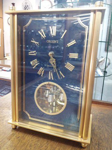 Reloj Sobremesa Orient. Vintage. Dorado