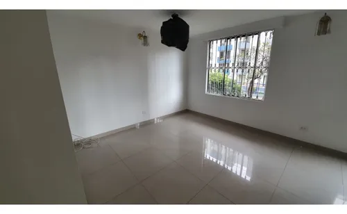 Venta Apartamento Salitre 86 Mts, Piso 2, Garaje, 4 Hab, 3 Baños