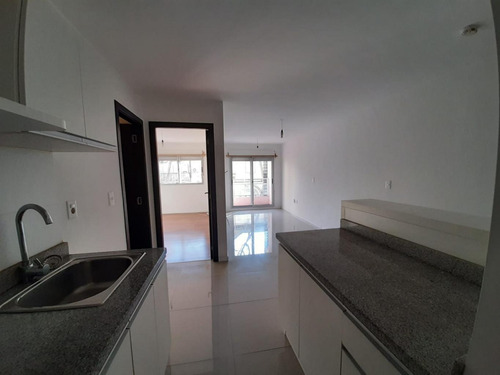 Imagen 5 de 18 de Venta Apto Centro 1 Dormitorio Con Terraza