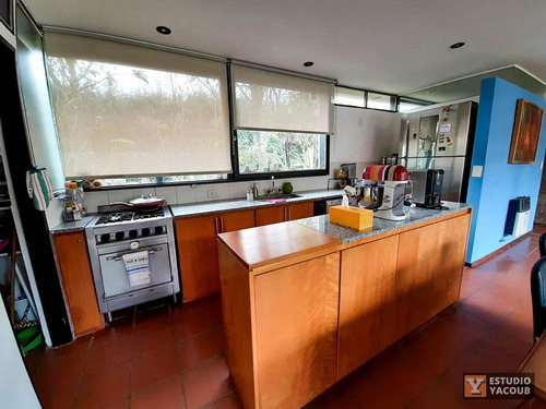Imagen 9 de 30 de Casa En Venta 2 Dormitorios 2 Baños 2 Cocheras 246 Mts 2 Y Terreno 700 Mts 2 Totales - City Bell