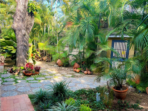 Casa En Alquiler O Venta En Los Palos Grandes En Esquina Con Anexo