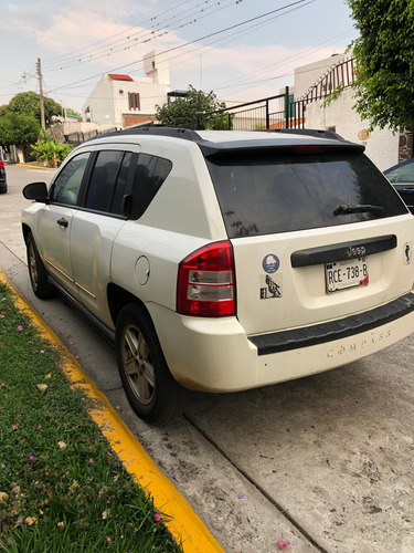 Jeep Compass Base 5vel 4x2 Mt