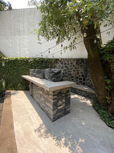 Casa Estilo Mexicano Contemporáneo En Jardines En La Montaña