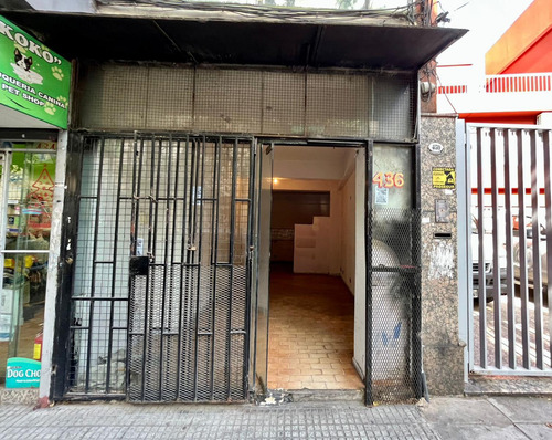 Alquiler O Venta - Local - Balvanera Calle Saavedra A Metros De Av Belgrano Y Av Jujuy