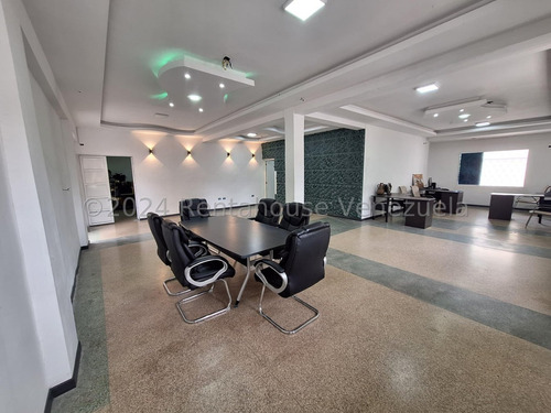 Estupendo Edificio Comercial En Venta Mls 24-27845 Sabana Grande