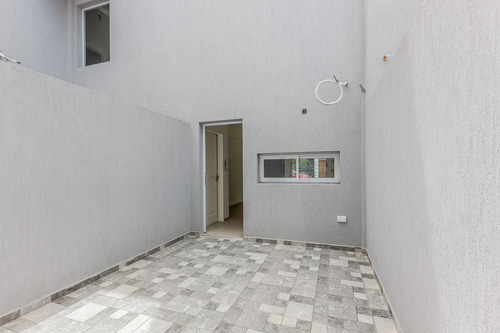 En Venta. Ph. 2 Amb. Patio Y Terraza Propios. Sin Expensas.