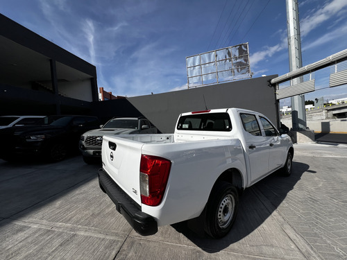 Nissan NP300 2.4 Doble Cabina Se Aa Pack Seg Mt